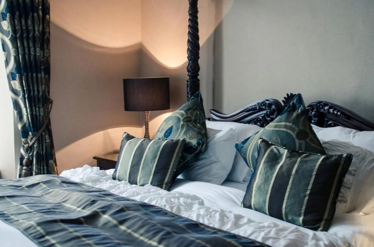 Four-Poster Room